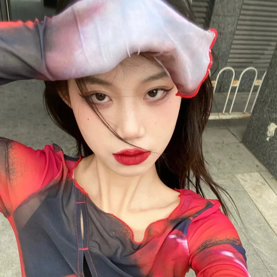 塞尔玛与路易丝 Hero 封面