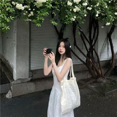 在街上 海报
